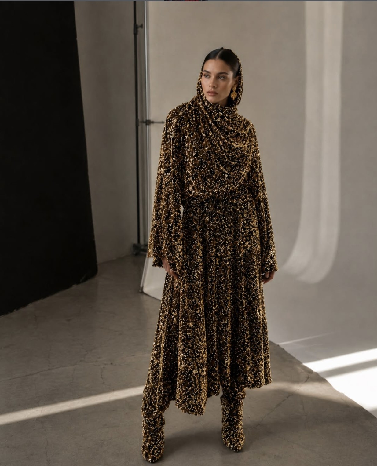 Ricamo di perle oro abaya